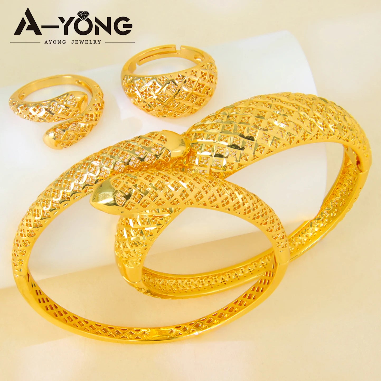 Bijoux de mariage nigérians Ensemble de bracelets et bagues Plaqué or 21 carats Bracelet et bagues turques classiques vintage Bijoux pour femmes à Dubaï pour tous les jours et les fêtes